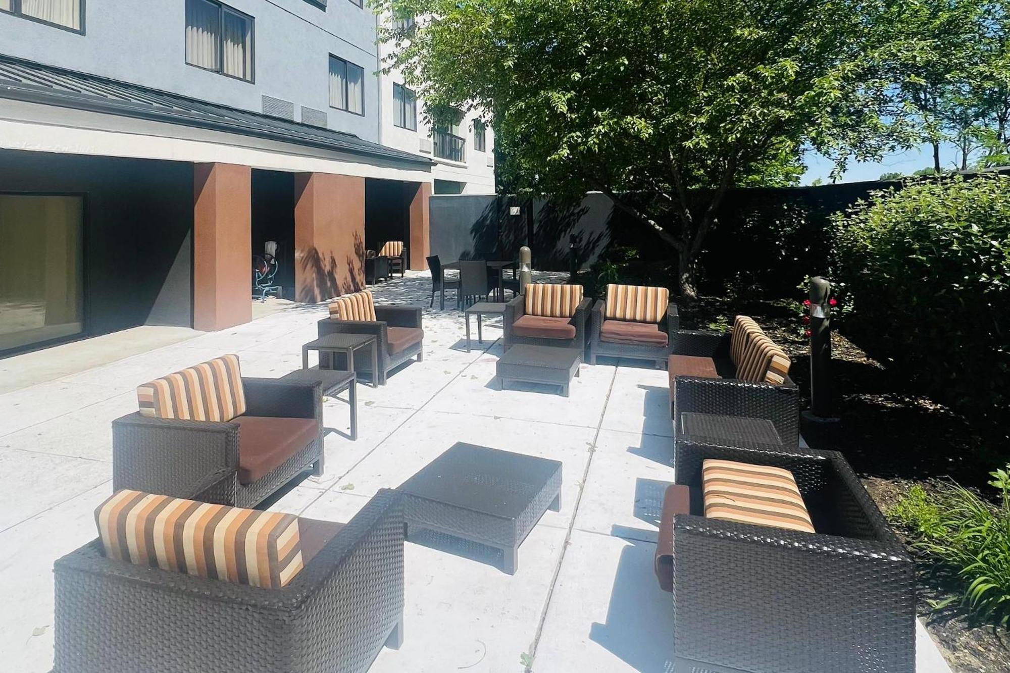 Country Inn & Suites By Radisson, Columbus-Edinburgh Extérieur photo